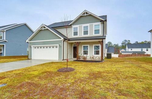Fayetteville House | 2 Mi to Lake Rim Park: Home w/Private Yard!