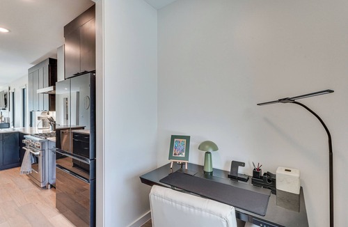 East Raleigh House | 2 Mi to WakeMed: Modern Raleigh Duplex w/Yard