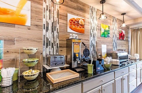 Valley Hotel | 2-Star Hotel ∙ Quality Inn Valley - West Point