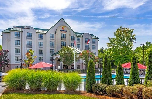 Winston - Salem Hotel | 2-Star Hotel ∙ Comfort Suites Hanes Mall