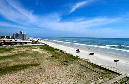 Daytona Beach Hotel | 2-Star Hotel ∙ Hampton Inn Daytona Beach/Beachfront