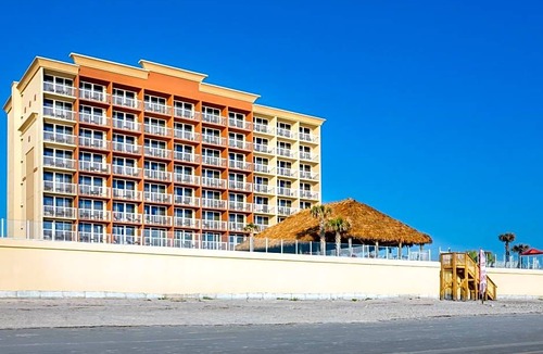 Daytona Beach Hotel | 2-Star Hotel ∙ Hampton Inn Daytona Beach/Beachfront