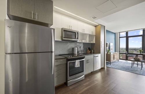 Bluemont Hotel | 2 Units | Arlington Getaway | Kitchen & Rooftop Pool | Ideal for Weekend Getaway