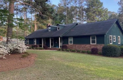 Aiken House | 20 Minutes from Augusta Ga. Very well suited for families.
