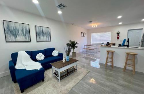 Central Fort Lauderdale Apartment | 20 OFF BLUE WAVE 10min Beach and Airport
