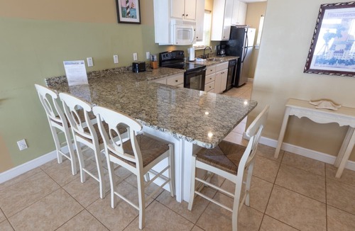 East End House | 20% OFF FALL, 3BR/3BA Dog-Friendly, BEACHFRONT, Center of Island