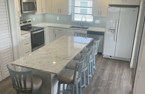 Cutthroat Harbor Estates House | 20% off November/December 2025 Boater's paradise! Ice machine, bait freezer