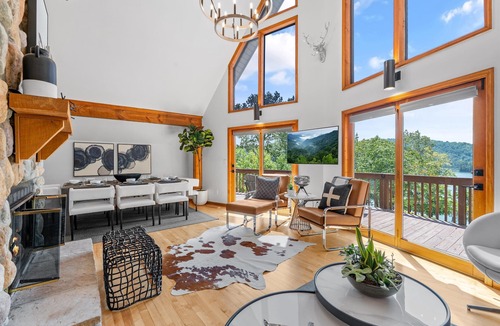 Sharps Chapel House | 🚨20% OFF WK Aug 16th!🚨Stunning Views, Private Dock, 5Acres, Fire-Pit & Kayaks!