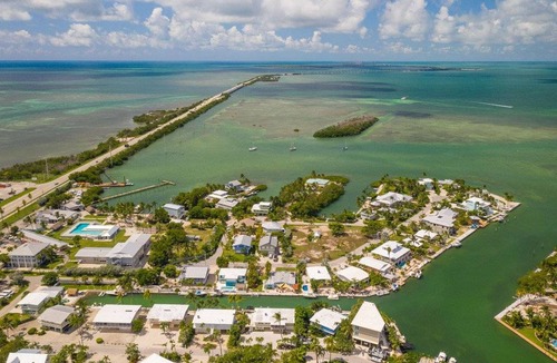 Toll Gate Shores House | 201 m² House ∙ 3 bedrooms ∙ 10 guests