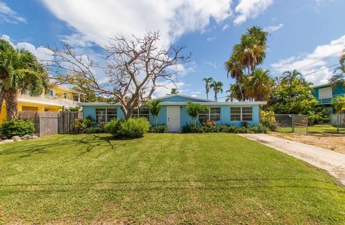 Toll Gate Shores House | 201 m² House ∙ 3 bedrooms ∙ 10 guests