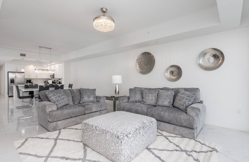 Island Estate Condo | 206, Water View-Clearwater Bch in 6 min, Pool/Gym