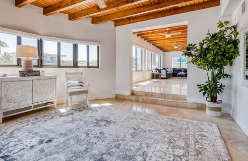 Sunrise Point House | 207 m² House ∙ 3 bedrooms ∙ 8 guests
