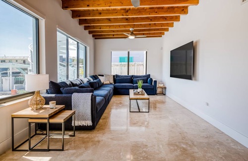 Sunrise Point House | 207 m² House ∙ 3 bedrooms ∙ 8 guests
