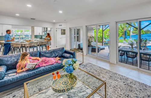17th Street Causeway House | 218 m² House ∙ 4 bedrooms ∙ 12 guests