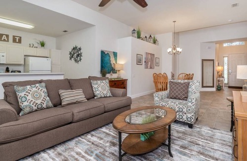 Windsor Hills House | 221 m² House ∙ 5 bedrooms ∙ 10 guests