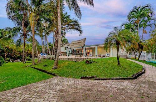 Pinecrest House | 223 m² House ∙ 4 bedrooms ∙ 12 guests
