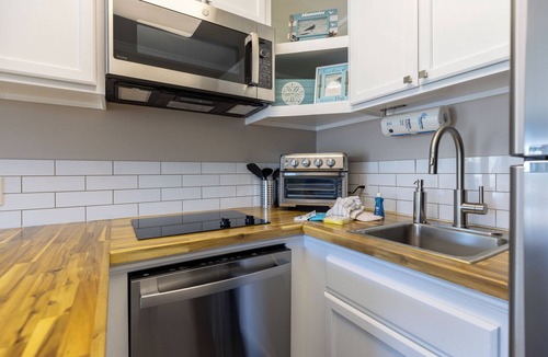 North Forest Beach Villa | 233 Breakers: Oceanfront Villa! 1BD/1BA/Sleeps 6