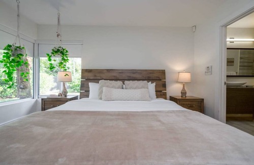 Glenvar Heights House | 233 m² House ∙ 4 bedrooms ∙ 8 guests