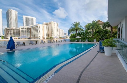 Hallandale Beach House | 2409B YG Breathtaking Travelers Flat 2BD 1BTH Water Views Balcony Pool Gym 24TH FL 2409B