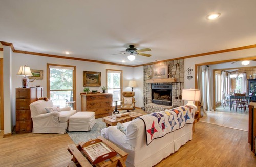 Killen House | 241 m² House ∙ 4 bedrooms ∙ 10 guests