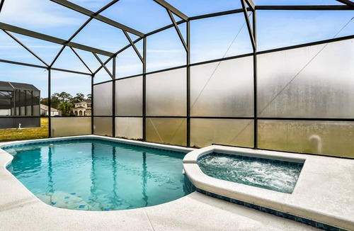 Trafalgar Village House | 244 m² House ∙ 5 bedrooms ∙ 12 guests