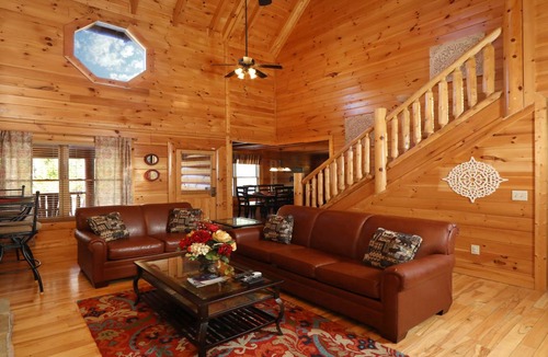 Sevierville Cabin | 247 m² Cabin ∙ 4 bedrooms ∙ 12 guests