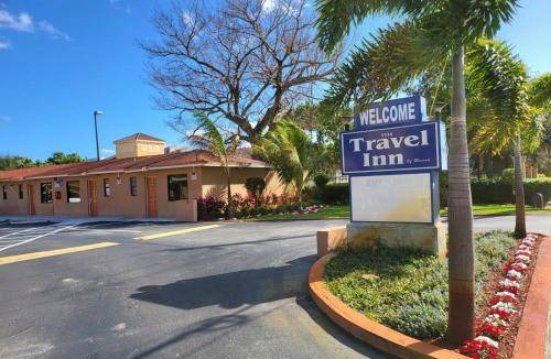 Riviera Beach Hotel | 25 m² Motel ∙ 4 guests