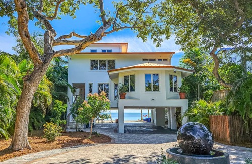 Marathon House | 255 m² House ∙ 4 bedrooms ∙ 10 guests