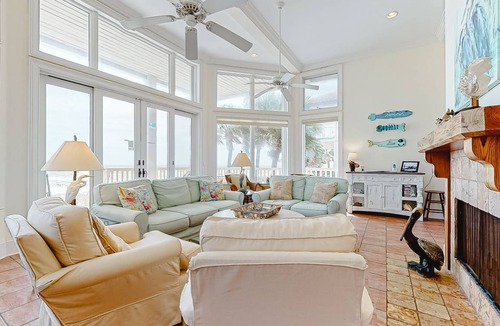 East End House | 263 m² House ∙ 4 bedrooms ∙ 10 guests