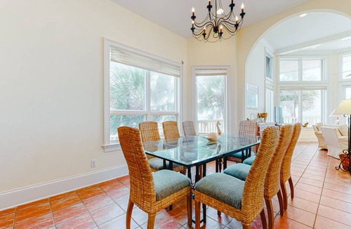 East End House | 263 m² House ∙ 4 bedrooms ∙ 10 guests