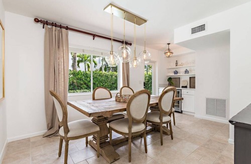 Southside House | 264 m² House ∙ 3 bedrooms ∙ 6 guests