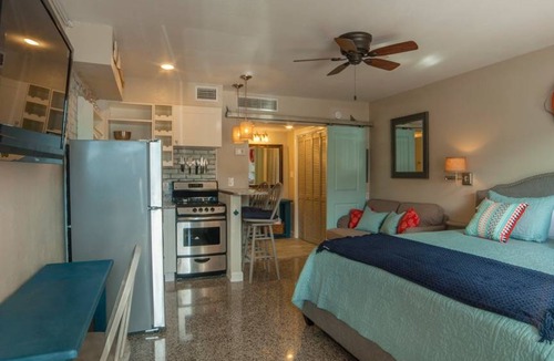 Redington Shores Condo | 27 m² Condo ∙ 1 bedroom ∙ 2 guests