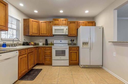 Cartersville Cottage | 27 West Ridge Drive SE, Cartersville