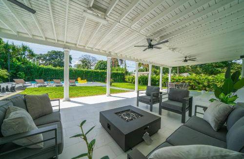 Golden Glades Villa | 279 m² Villa ∙ 5 bedrooms ∙ 12 guests