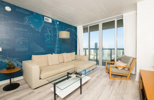 Hallandale Beach House | 2803AB Chic 2 BR 2BTH Water Views Modern Kitchen Suite Balcony Gym Pool