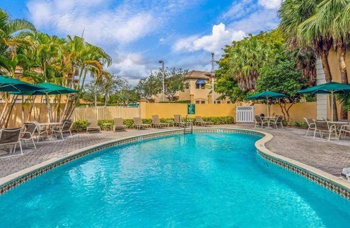 Miami Lakes Hotel | 284 m² Hotel ∙ 127 guests