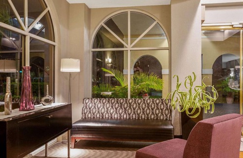 Miami Lakes Hotel | 284 m² Hotel ∙ 127 guests