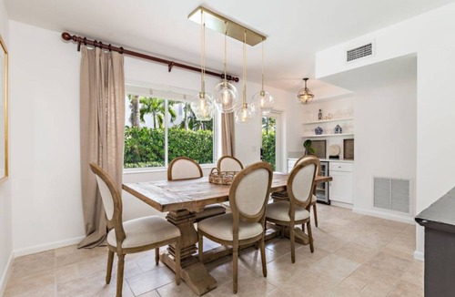 Southside Villa | 2840 m² Villa ∙ 3 bedrooms ∙ 6 guests