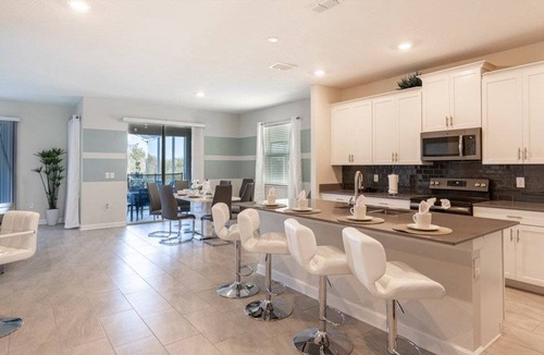 Four Corners House | 286 m² House ∙ 6 bedrooms ∙ 12 guests