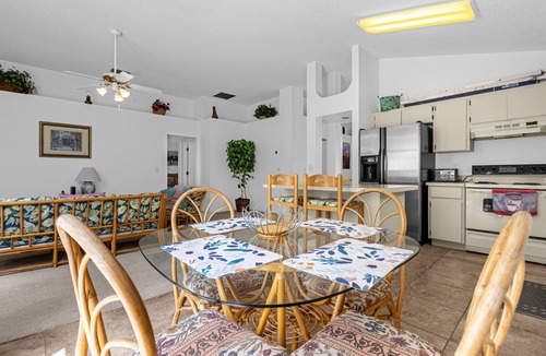 Lindfields House | 2974 3BD Family home + Pool