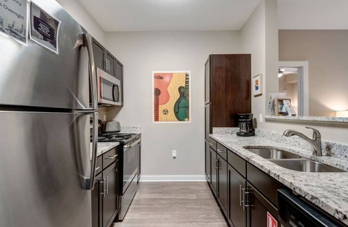 North Capitol Condo | 2Bd 2bth *1 mile walk to downtown!* #401
