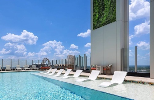 Luckie-Marietta District Condo | 2BD/Atlanta - Downtown w/Rooftop Pool and Pool Bar!