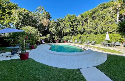 Central Beach Condo | 2BR/1BA Newly Renovated Condo - Walk to the Beach!