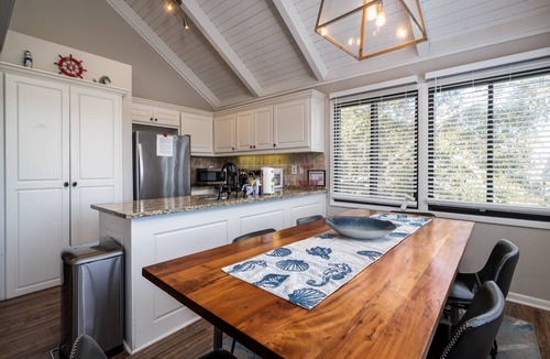 Seabrook Island Cottage | 2BR/2BA + Loft Cottage! Close to Beach! Golf Course Views! Amenity access Available!