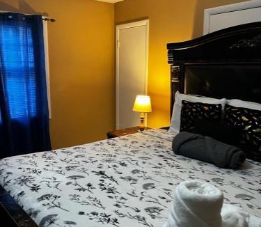 Stone Mountain Villa | #2BR Cozy Villa - Mins to Historic STM Amusement Park!