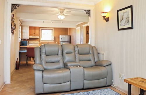 Port St. Joe House | ☀️2BR-Pet Friendly-1 Block from Beach-Off The Hook☀️