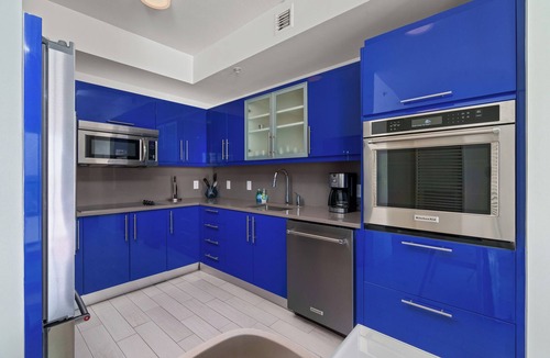 Barrier Island Condo | 2BR W Residence, Double LivingRoom,Brand New Sofas, Pool, Hot tub