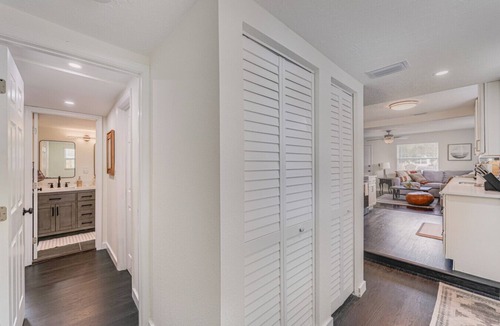 Disston Heights House | 3/2 Home Close to Beaches and Heart of the city