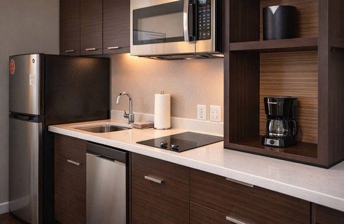 Morrisville Hotel | 3 Apartment-Style Units w/Free Breakfast - 8 Miles Away from Umstead State Park