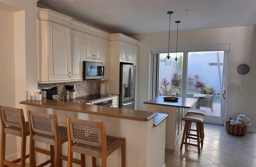 Old Naples Villa | 3-bed, 3-bath villa with pool in Olde Naples. Walk to 3rd, 5th and the beach!